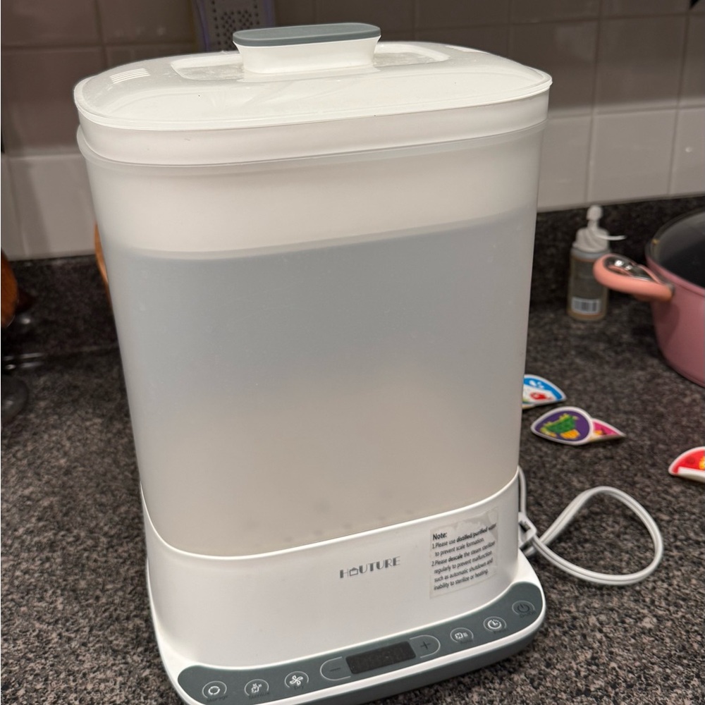 White and Gray sanitizing machine drying machine baby bottle sanitizer